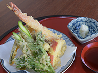 四季の山菜と海老の天ぷら